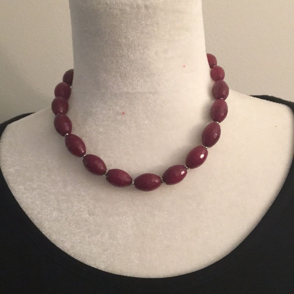 White House Black Market Red Jade Necklace New - Picture 5 of 8